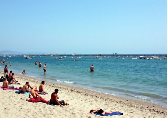 Himarë en Albanie : votre guide essentiel des plages paradisiaques et des sites incontournables