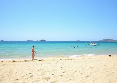 Plage du Grand Sperone en Corse : un paradis de sable fin et d'eau limpide