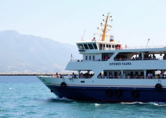 Ferry Athènes-Paros : découvrez les horaires, tarifs et temps de traversée